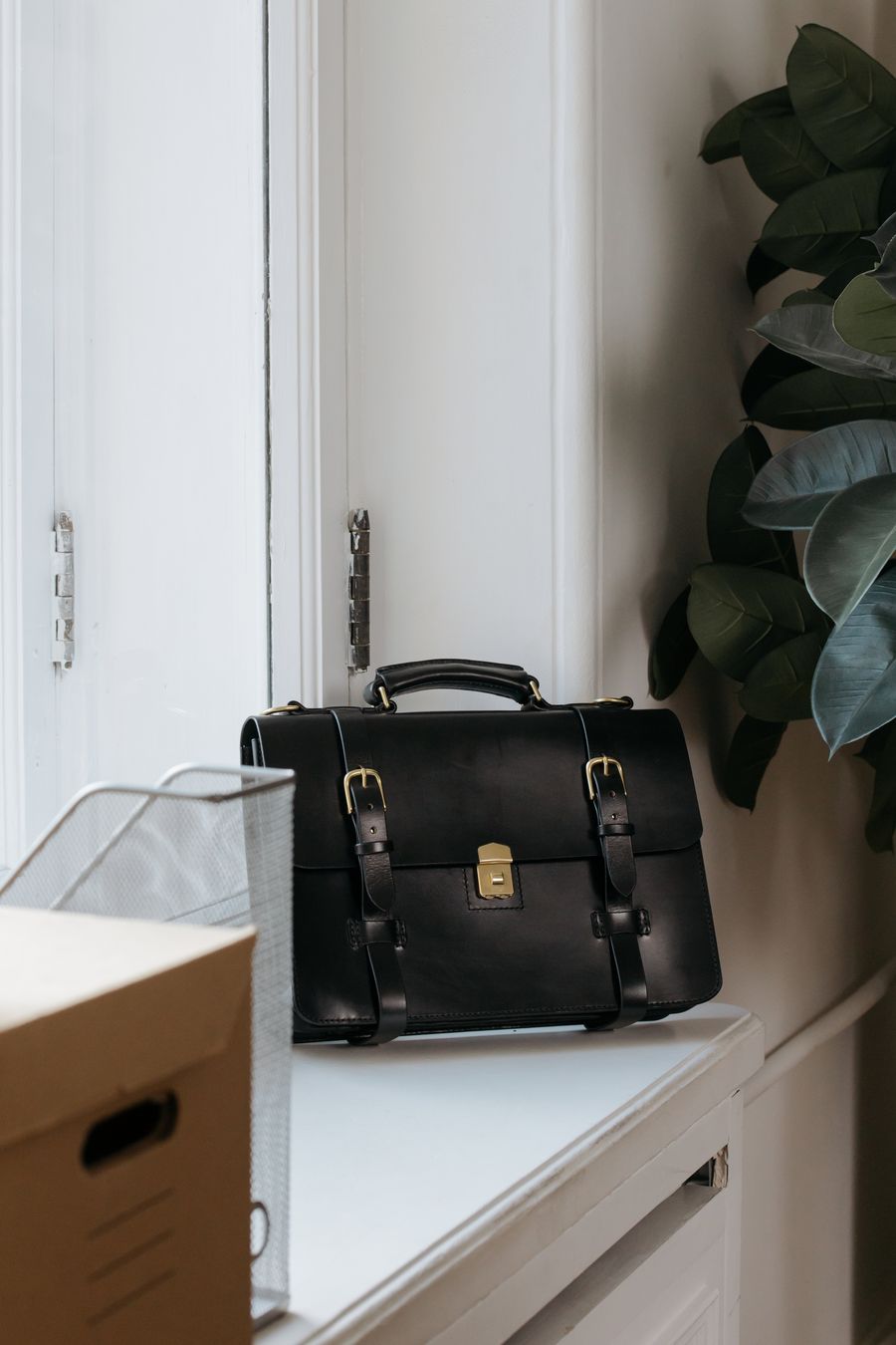 Laptop bags style inspiration — exact item and specifications to be confirmed